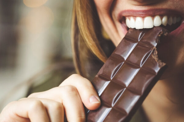 FOOD THAT ADVERSELY AFFECT OUR ORAL HEALTH